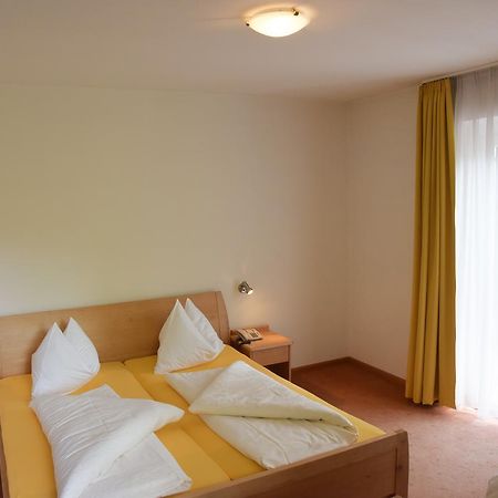 Hotel Pension Schweitzer Silandro Dış mekan fotoğraf