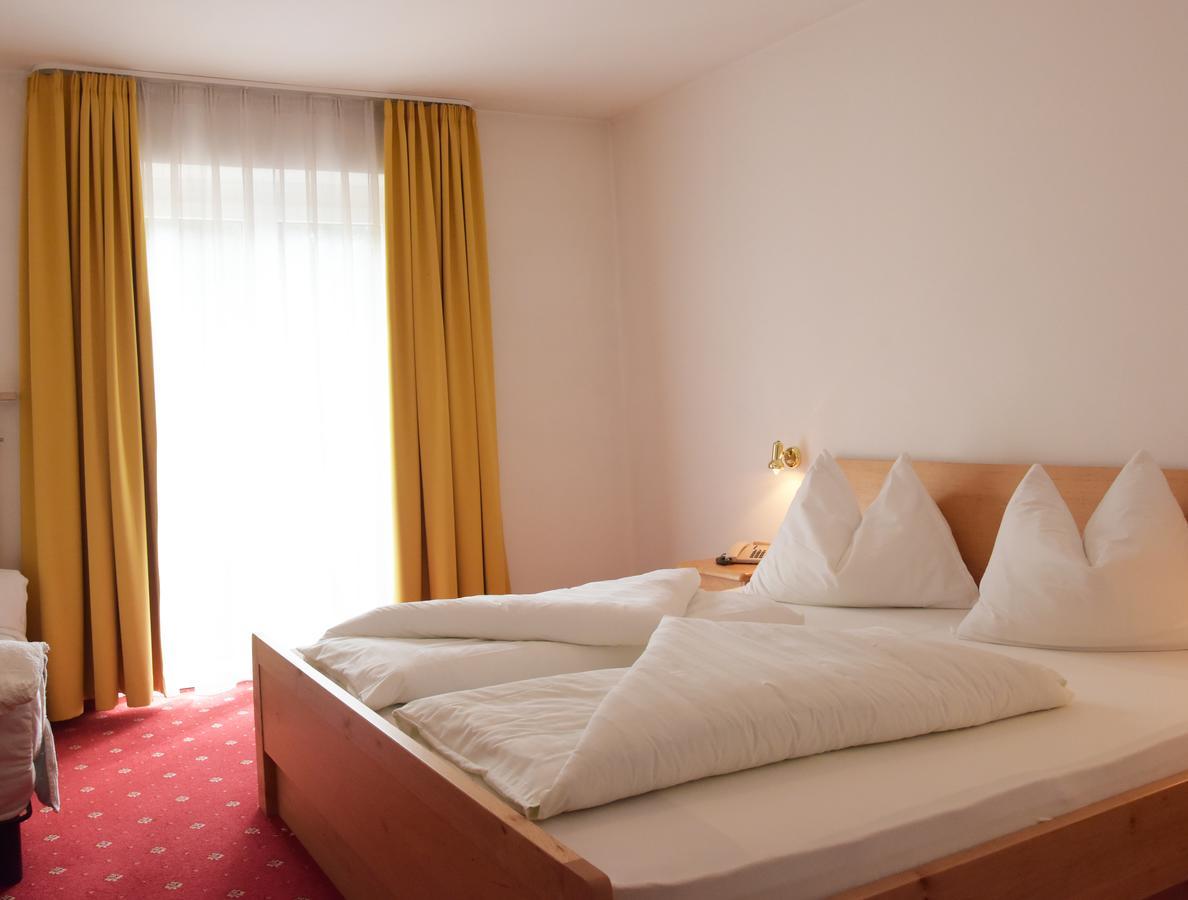 Hotel Pension Schweitzer Silandro Dış mekan fotoğraf