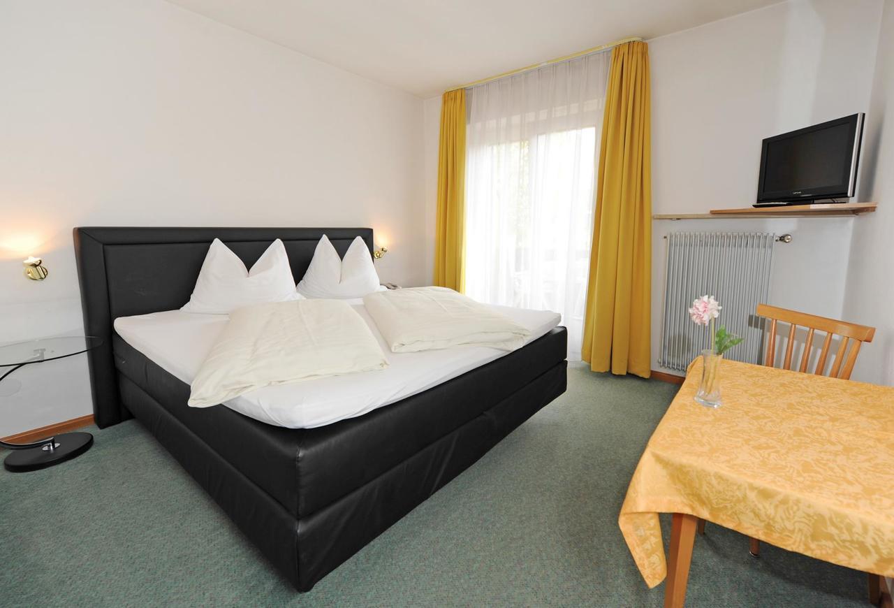 Hotel Pension Schweitzer Silandro Dış mekan fotoğraf