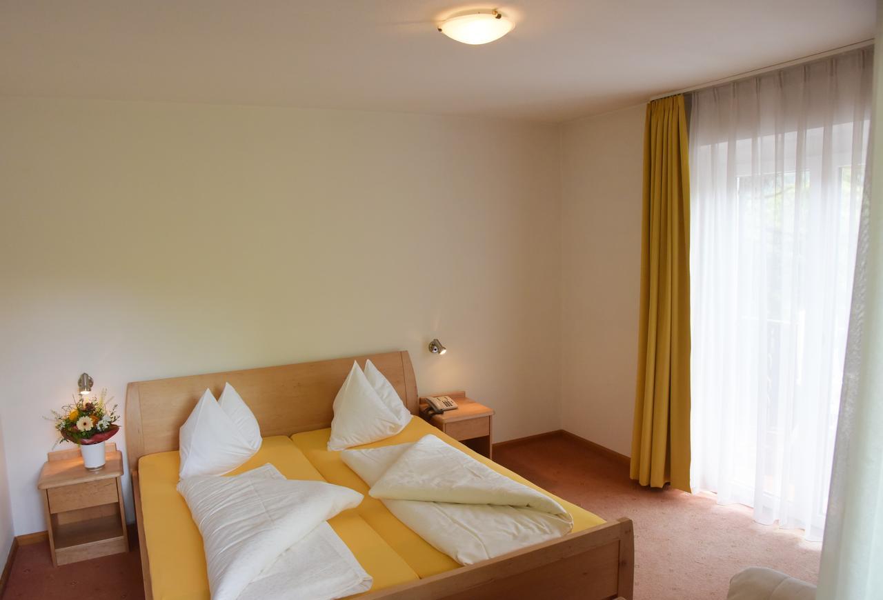Hotel Pension Schweitzer Silandro Dış mekan fotoğraf