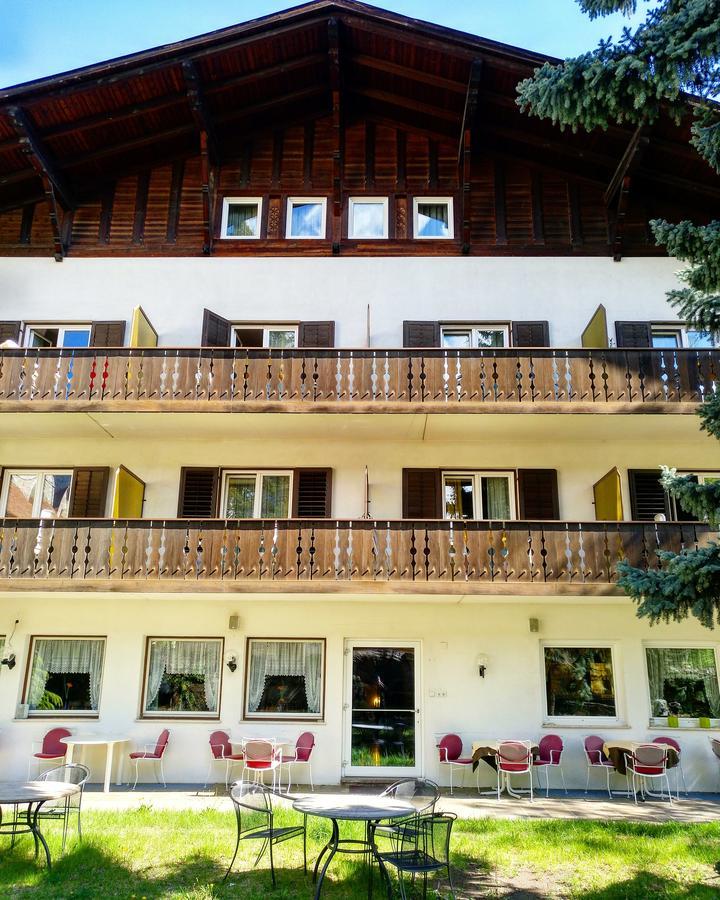 Hotel Pension Schweitzer Silandro Dış mekan fotoğraf