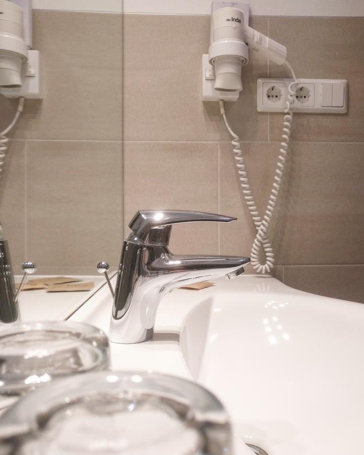 Hotel Pension Schweitzer Silandro Dış mekan fotoğraf