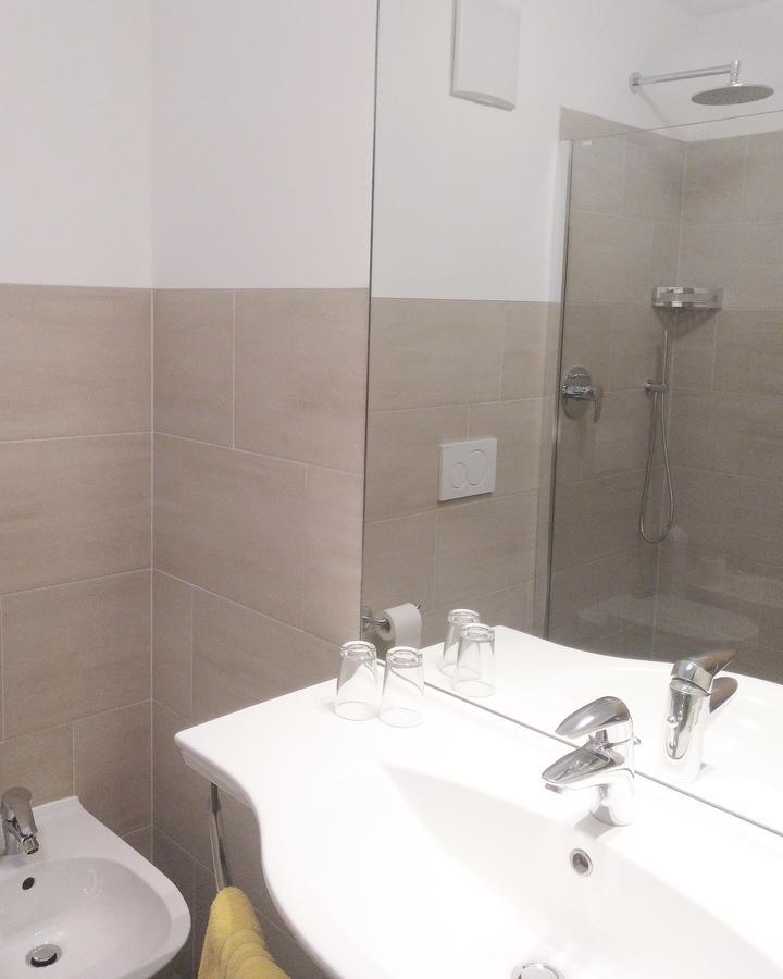 Hotel Pension Schweitzer Silandro Dış mekan fotoğraf