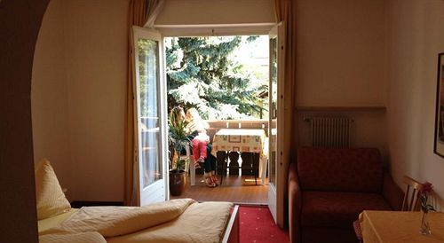 Hotel Pension Schweitzer Silandro Dış mekan fotoğraf
